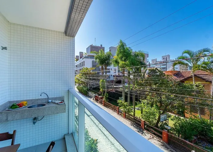 Localização Central - Apartamento a 200m da Praia Bombinhas